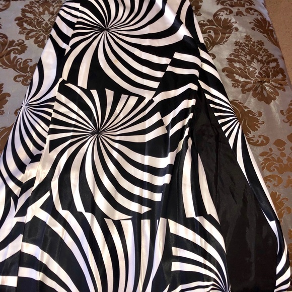 Dress size 2. Wore once. - Picture 7 of 7